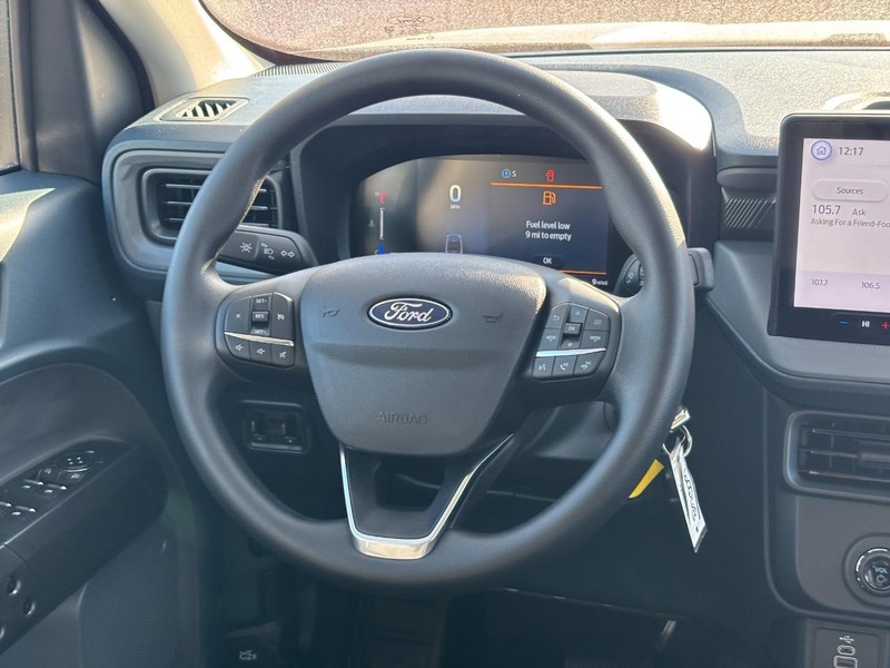 Ford Maverick Vehicle Image 15