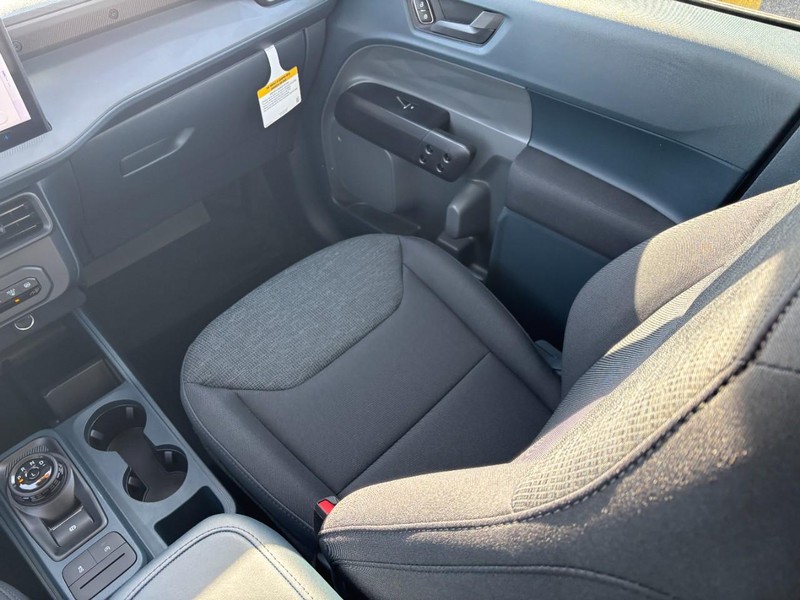 Ford Maverick Vehicle Image 17