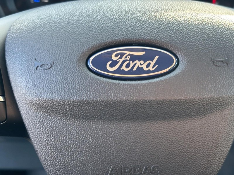 Ford Maverick Vehicle Image 21