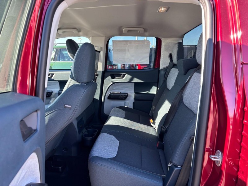 Ford Maverick Vehicle Full-screen Gallery Image 12