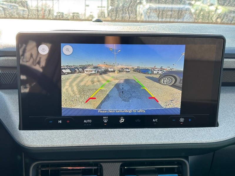 Ford Maverick Vehicle Full-screen Gallery Image 24