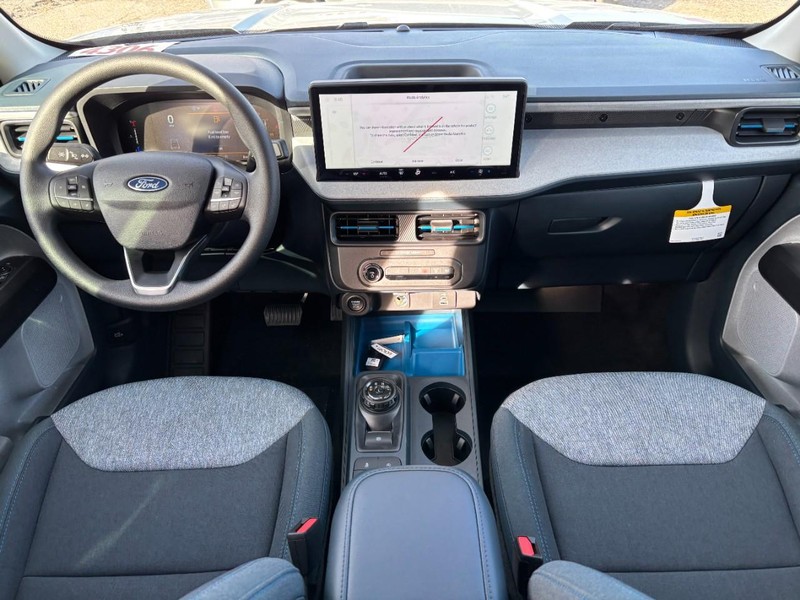 Ford Maverick Vehicle Full-screen Gallery Image 13