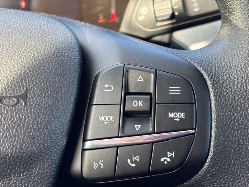 Ford Maverick Vehicle Full-screen Gallery Image 22