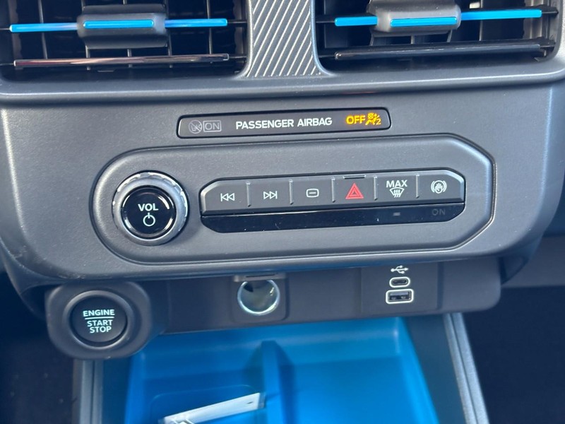 Ford Maverick Vehicle Full-screen Gallery Image 26