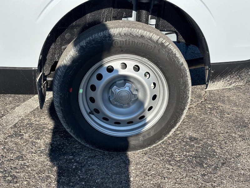 Ford Maverick Vehicle Full-screen Gallery Image 11