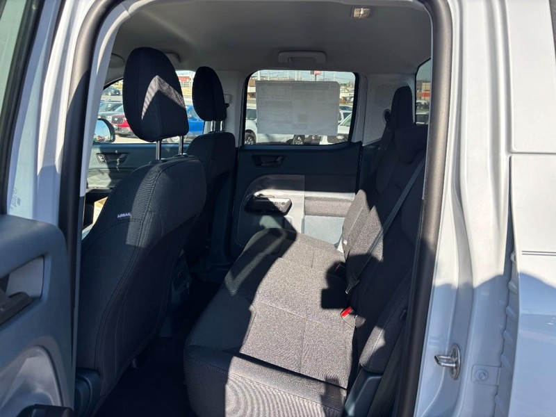 Ford Maverick Vehicle Full-screen Gallery Image 12