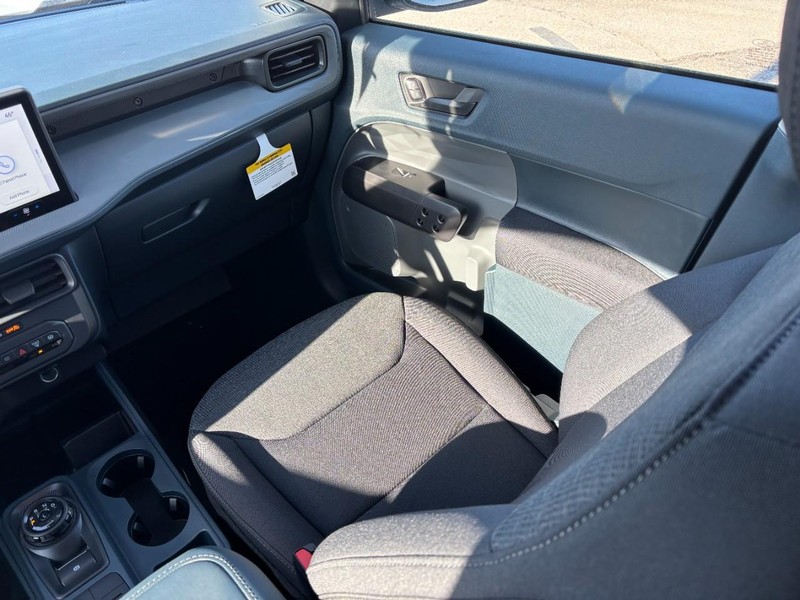 Ford Maverick Vehicle Full-screen Gallery Image 17