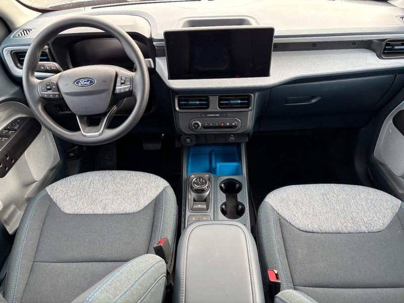 Ford Maverick Vehicle Full-screen Gallery Image 13