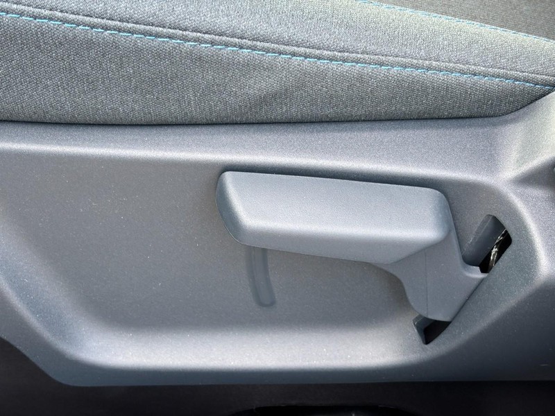 Ford Maverick Vehicle Full-screen Gallery Image 17