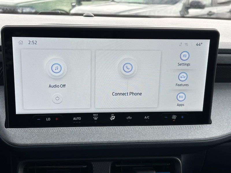 Ford Maverick Vehicle Full-screen Gallery Image 24