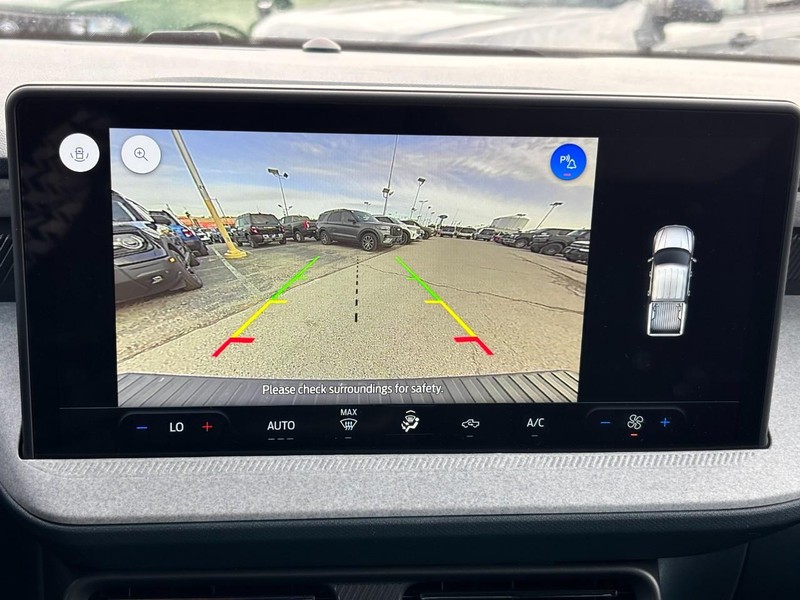 Ford Maverick Vehicle Full-screen Gallery Image 25