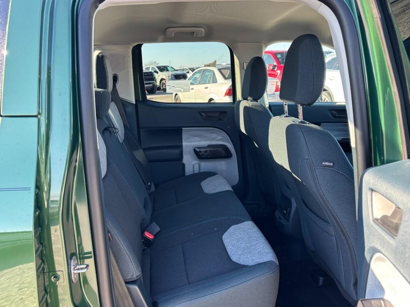 Ford Maverick Vehicle Full-screen Gallery Image 13