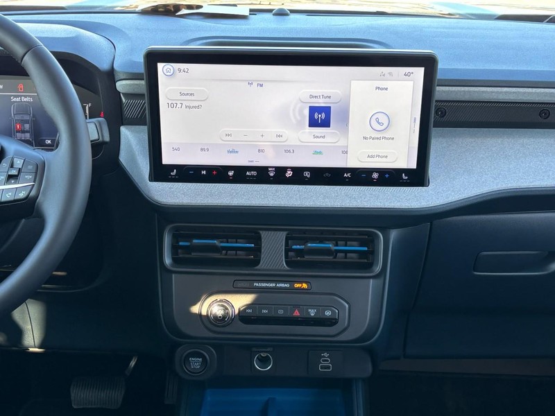 Ford Maverick Vehicle Full-screen Gallery Image 16