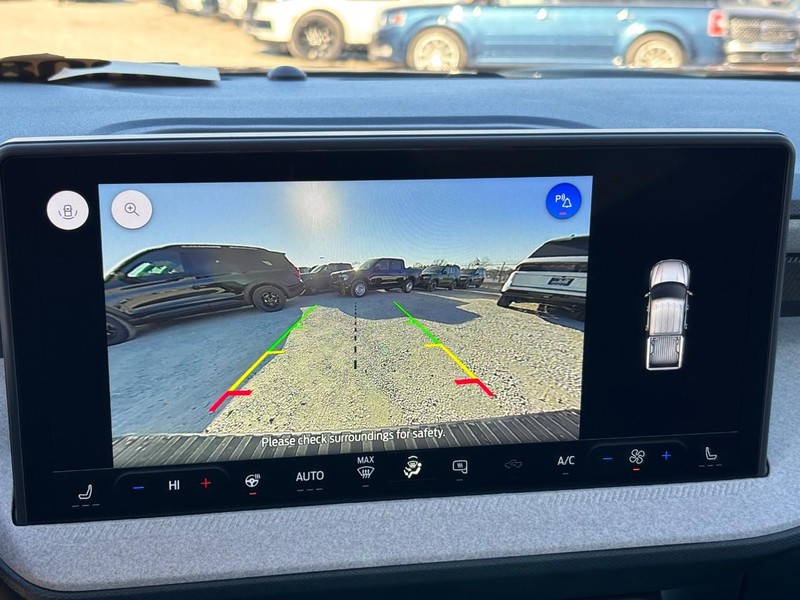 Ford Maverick Vehicle Full-screen Gallery Image 25