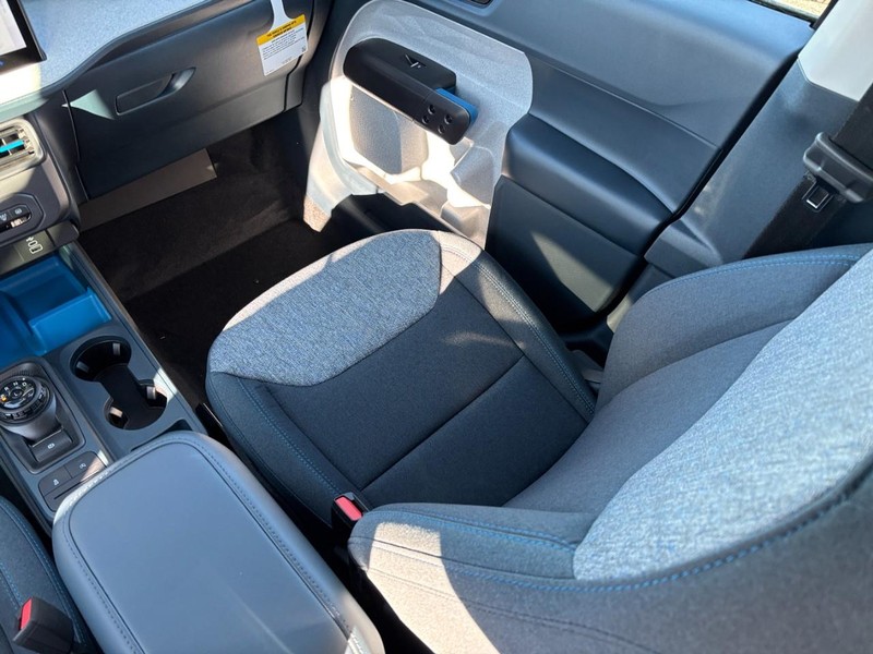 Ford Maverick Vehicle Full-screen Gallery Image 16