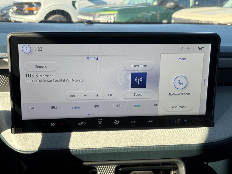 Ford Maverick Vehicle Full-screen Gallery Image 23