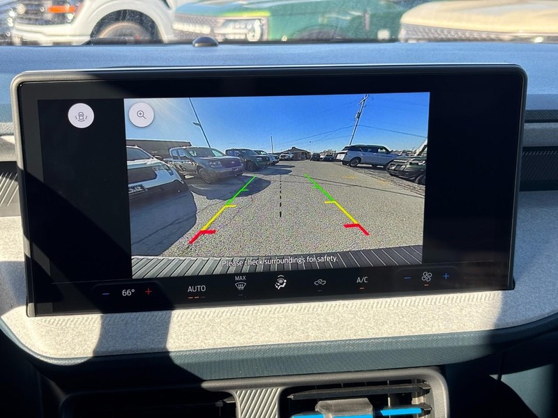 Ford Maverick Vehicle Full-screen Gallery Image 24