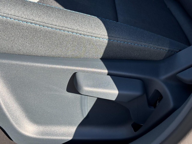 Ford Maverick Vehicle Full-screen Gallery Image 26