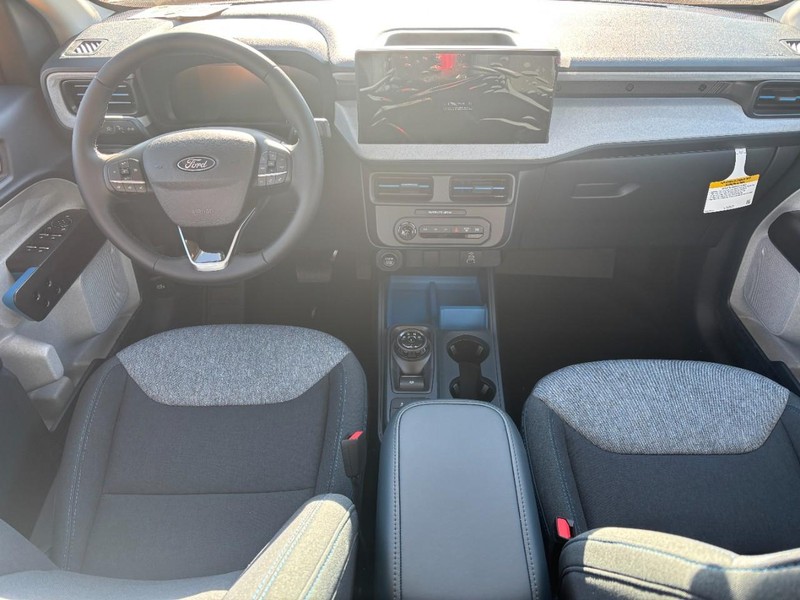 Ford Maverick Vehicle Full-screen Gallery Image 13