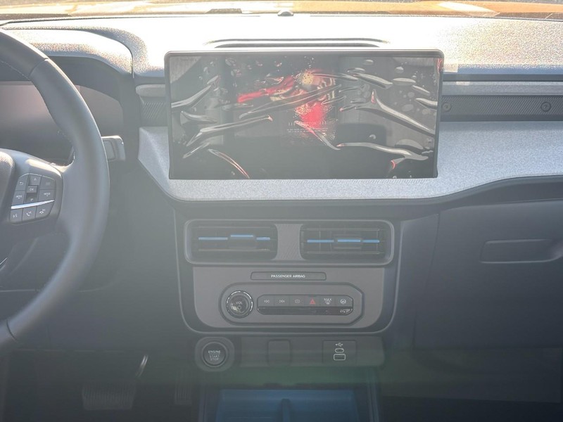 Ford Maverick Vehicle Full-screen Gallery Image 15