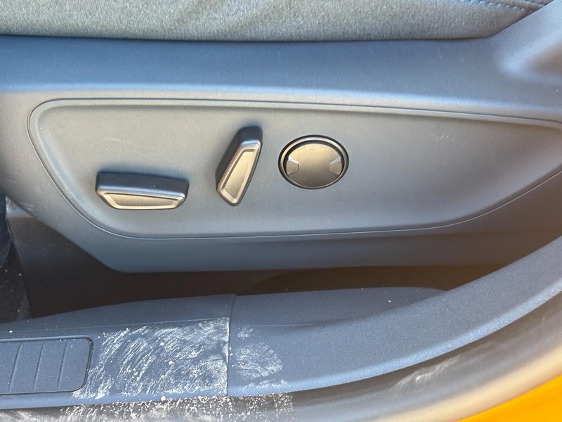 Ford Maverick Vehicle Full-screen Gallery Image 17