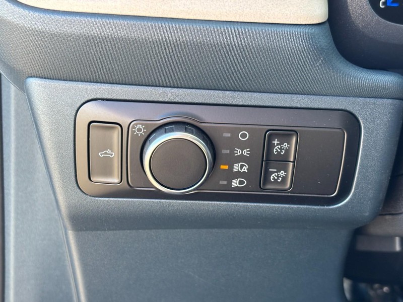 Ford Maverick Vehicle Full-screen Gallery Image 18