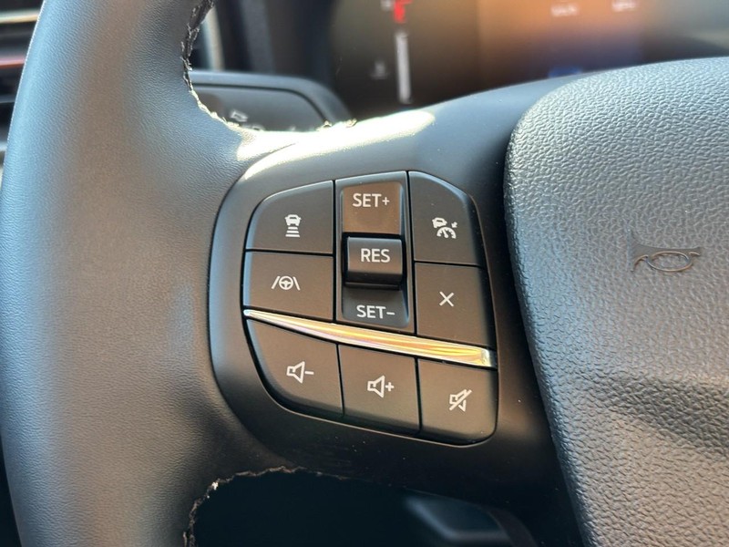 Ford Maverick Vehicle Full-screen Gallery Image 19