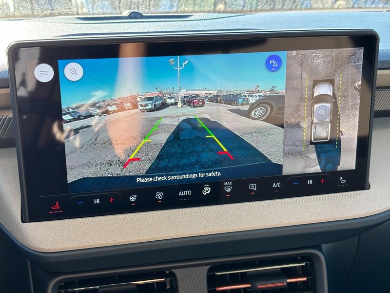 Ford Maverick Vehicle Full-screen Gallery Image 24