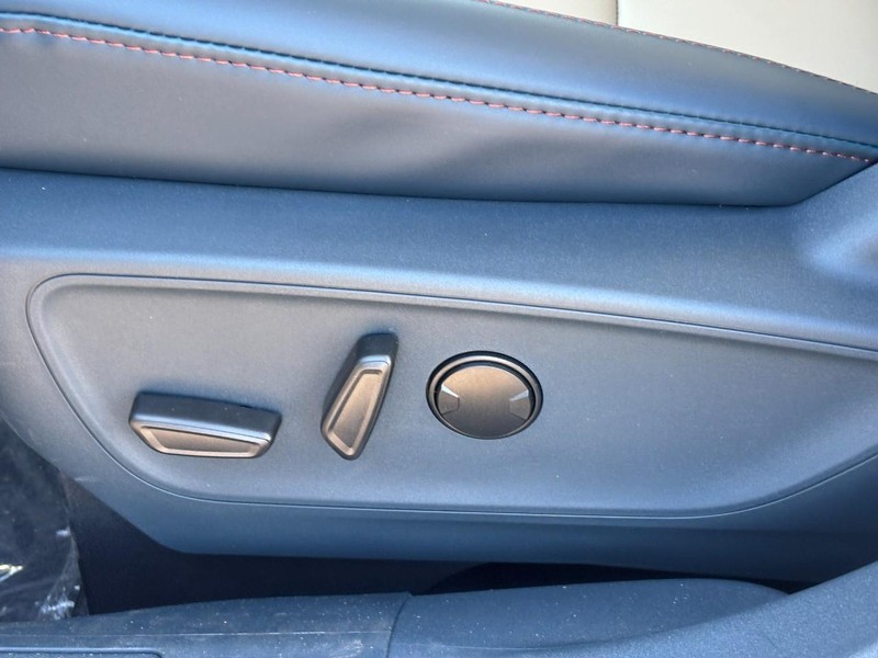 Ford Maverick Vehicle Full-screen Gallery Image 26