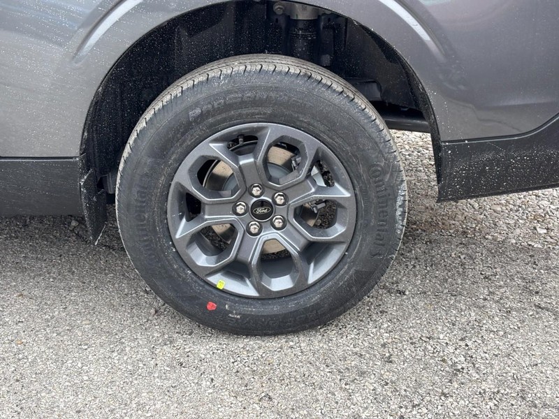 Ford Maverick Vehicle Full-screen Gallery Image 11