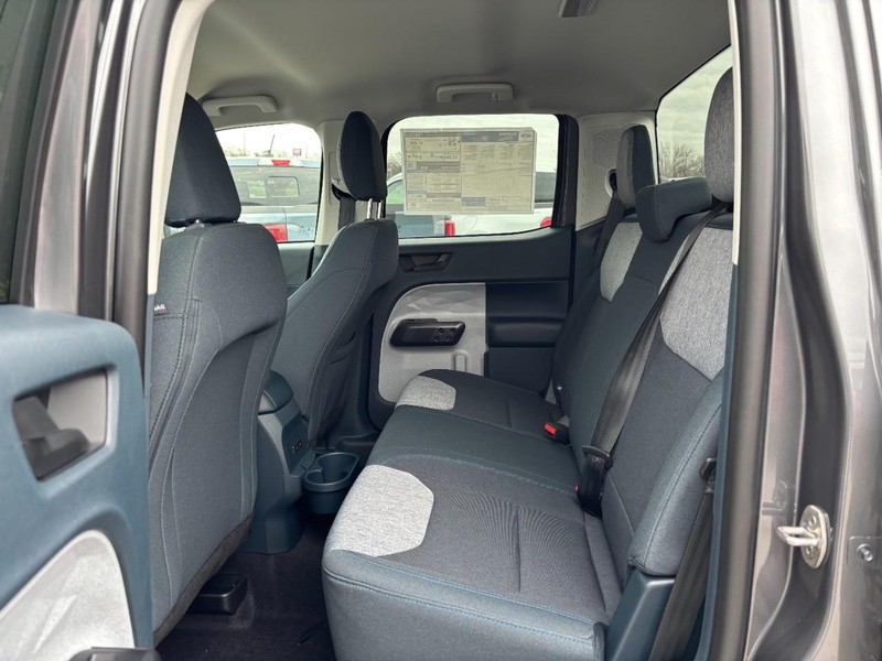 Ford Maverick Vehicle Full-screen Gallery Image 12