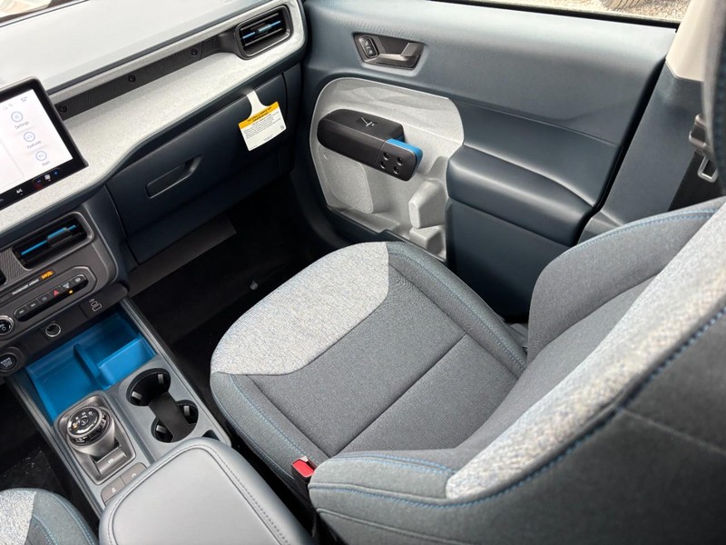 Ford Maverick Vehicle Full-screen Gallery Image 17