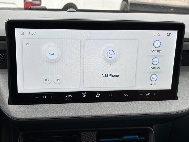 Ford Maverick Vehicle Full-screen Gallery Image 24