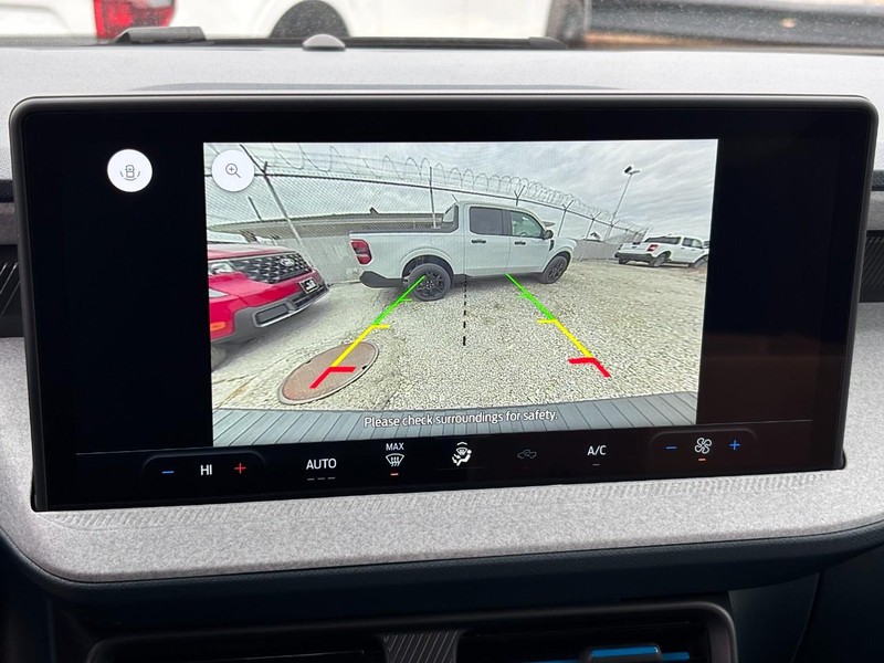 Ford Maverick Vehicle Full-screen Gallery Image 25