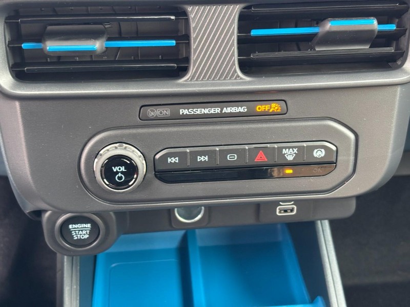 Ford Maverick Vehicle Full-screen Gallery Image 26