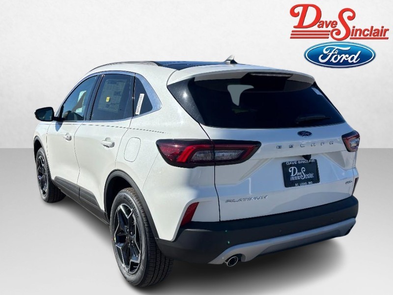 Ford Escape Vehicle Full-screen Gallery Image 09