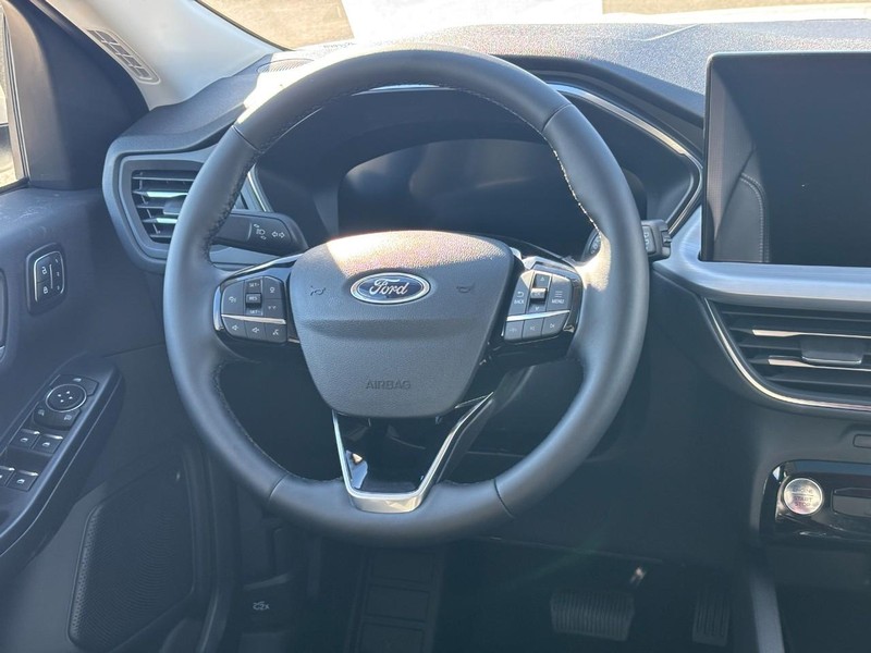 Ford Escape Vehicle Full-screen Gallery Image 14