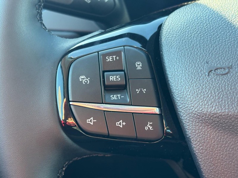 Ford Escape Vehicle Full-screen Gallery Image 20