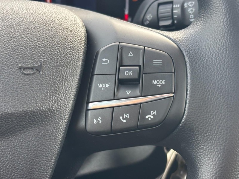 Ford Maverick Vehicle Image 21