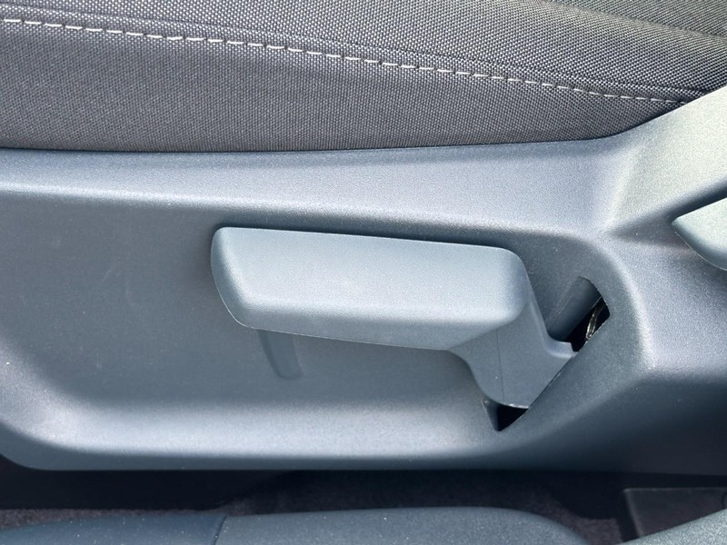 Ford Maverick Vehicle Image 26