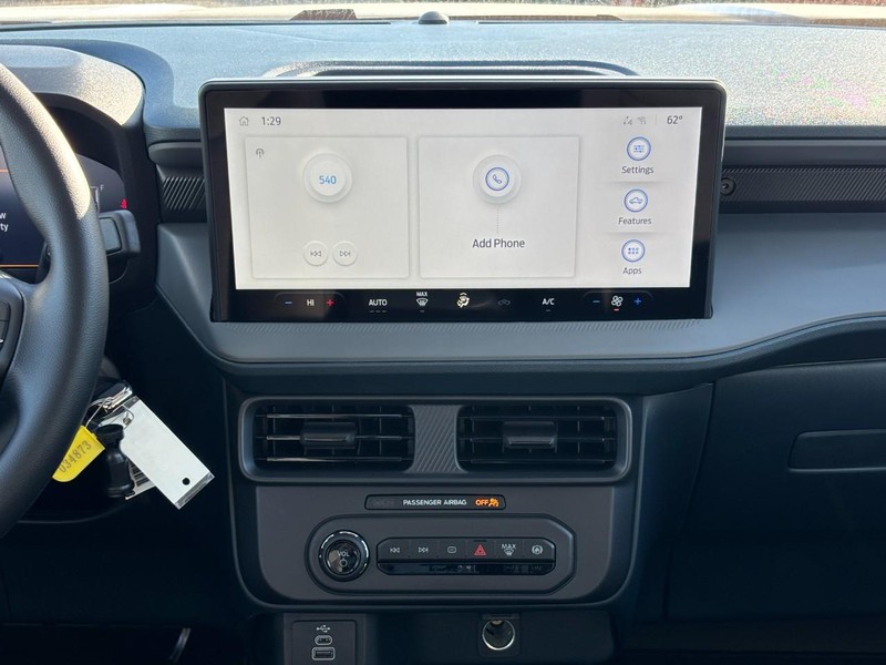 Ford Maverick Vehicle Image 15