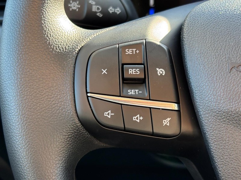 Ford Maverick Vehicle Image 19