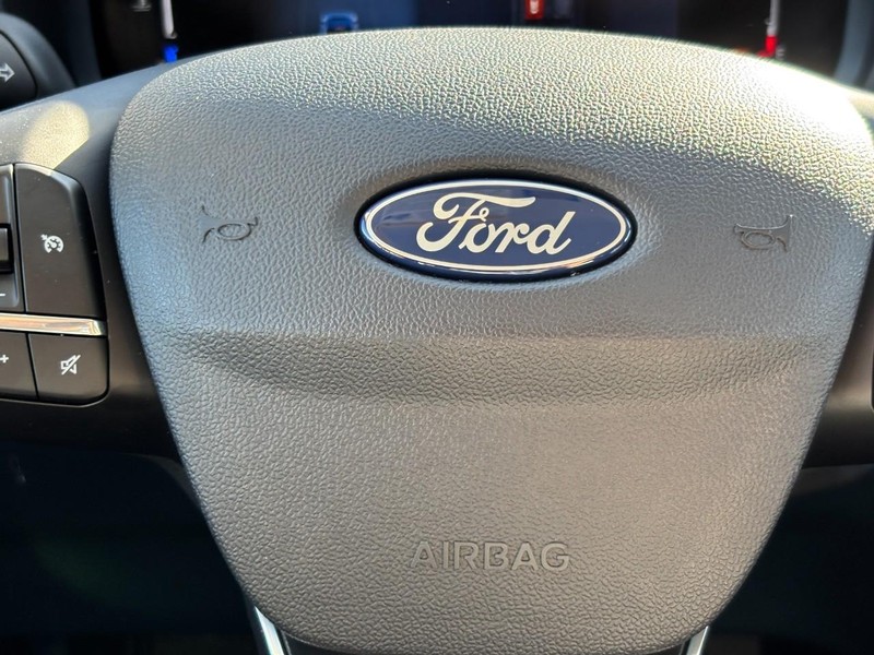 Ford Maverick Vehicle Image 20