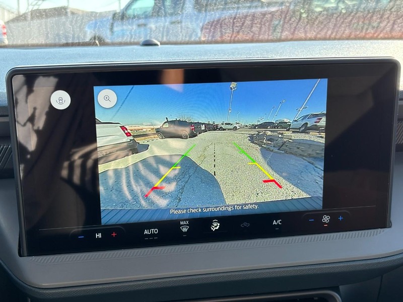 Ford Maverick Vehicle Image 24