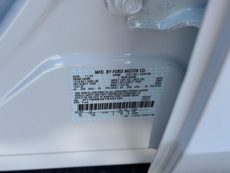 Ford Maverick Vehicle Image 27