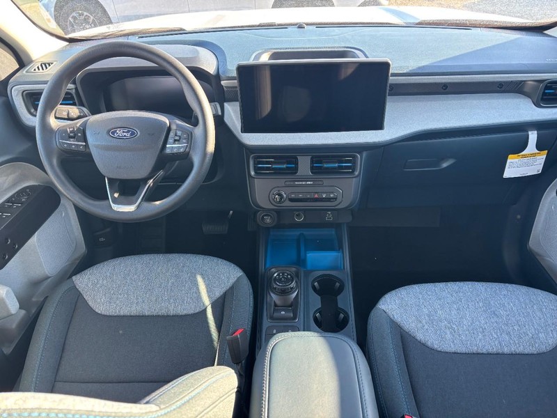 Ford Maverick Vehicle Image 13