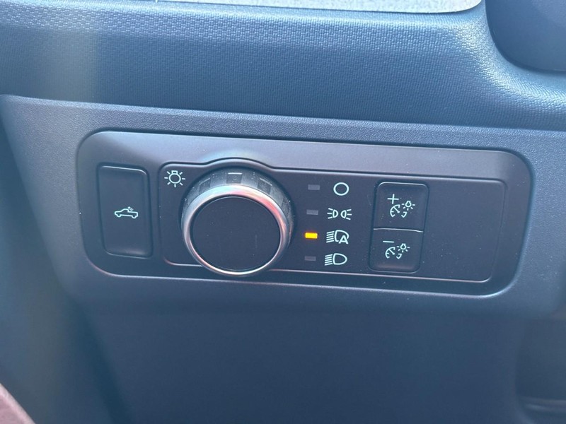 Ford Maverick Vehicle Image 19