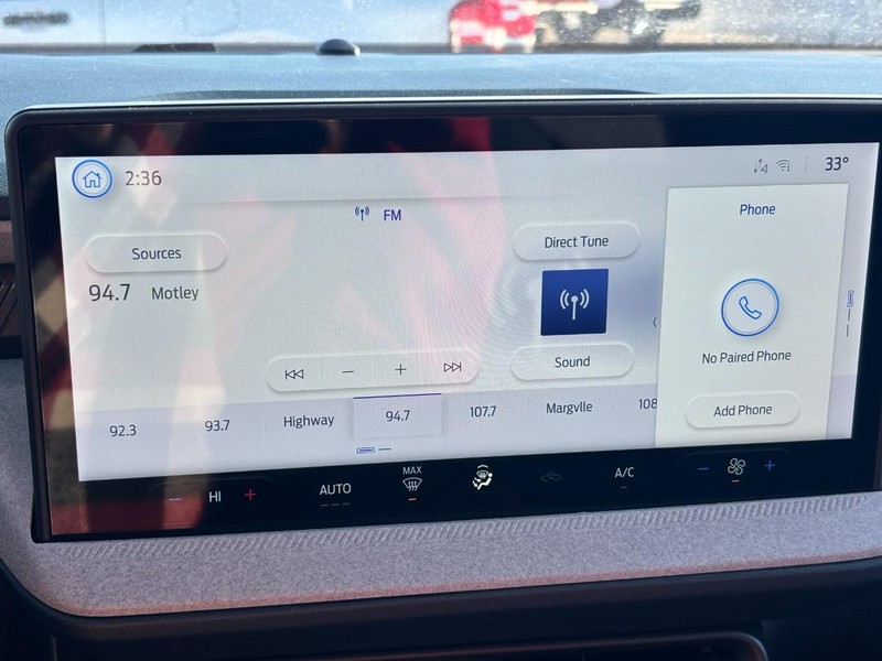 Ford Maverick Vehicle Image 24