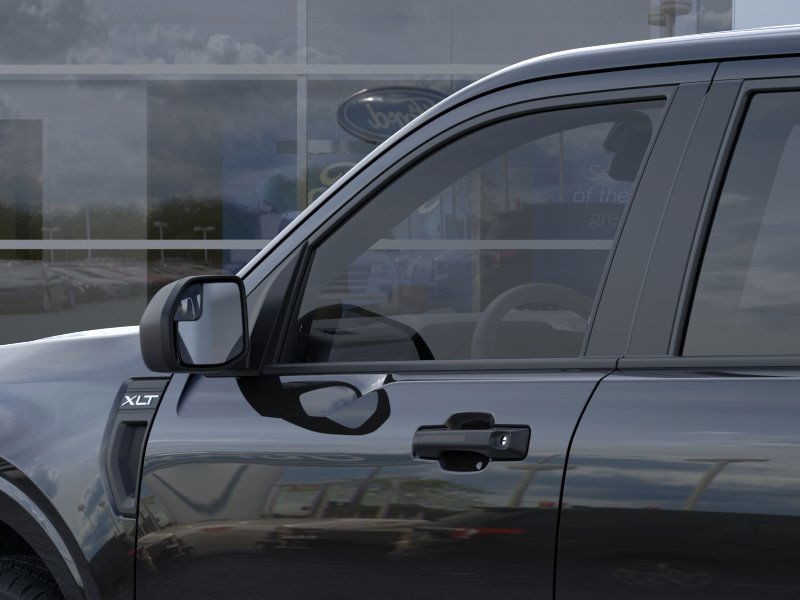 Ford Maverick Vehicle Full-screen Gallery Image 23