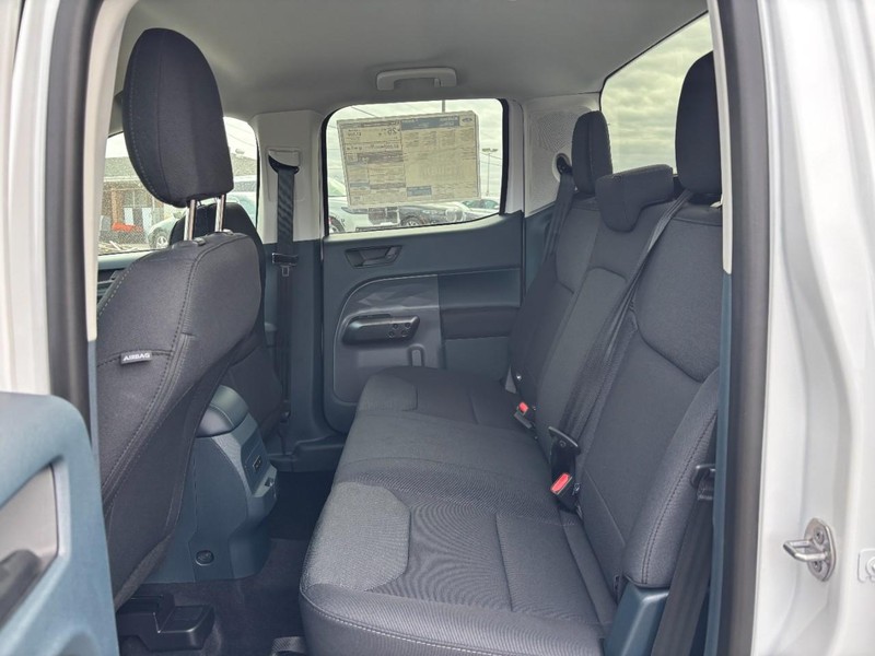 Ford Maverick Vehicle Full-screen Gallery Image 12